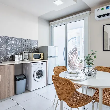 Daze 1-br By Finikoudes Apartament