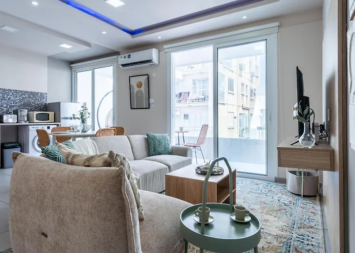 Daze 1-br By Finikoudes Apartmán Larnaca