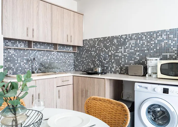 Daze 1-br By Finikoudes ラルナカ